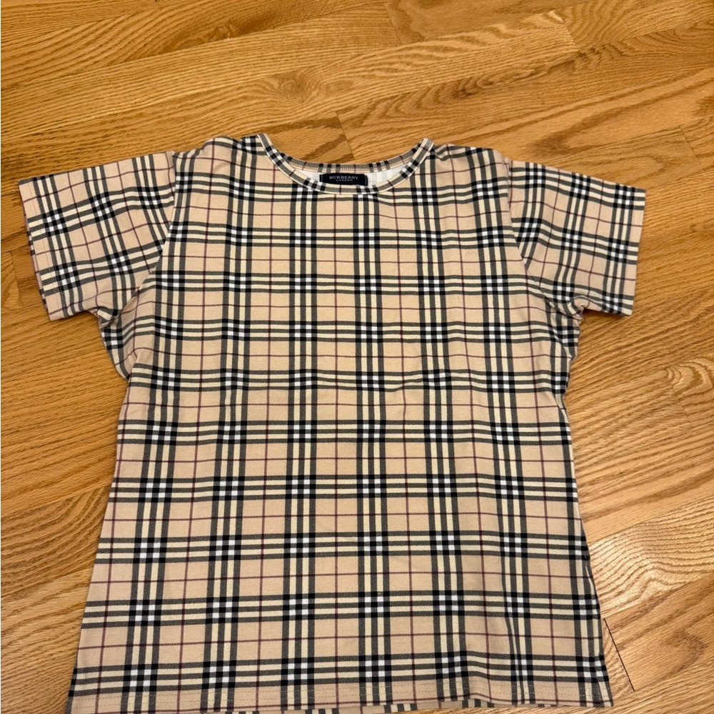Burberry tshirt